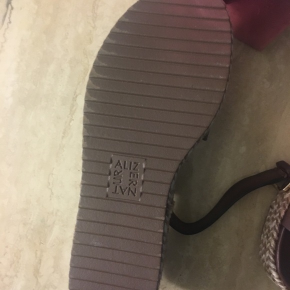 Sandals - Picture 3 of 4